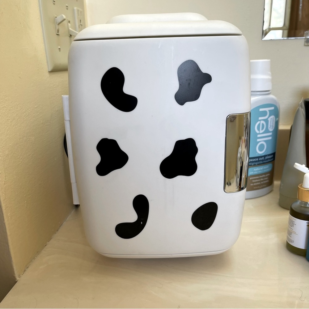 Cooluli Mini Make Up Fridge
